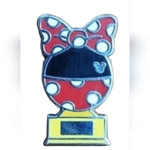 Disney Minnie Mouse Trophy Trading Pin